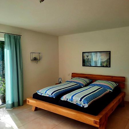 Ferienappartement Am Slevogtweg Лайнсвайлер Екстериор снимка